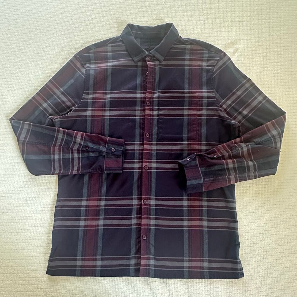 Lululemon Athletica Men's Masons Peak Flannel Shirt Burgundy Purple Plaid Size L